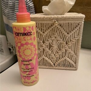 Amika Smooth Over Frizz-Fighting Treatment